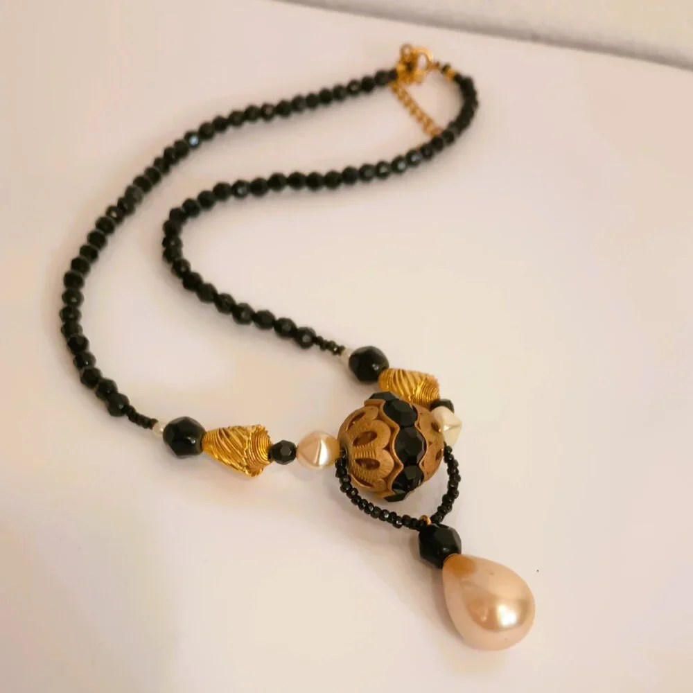 Black Bead Pearl Drop Necklace 18